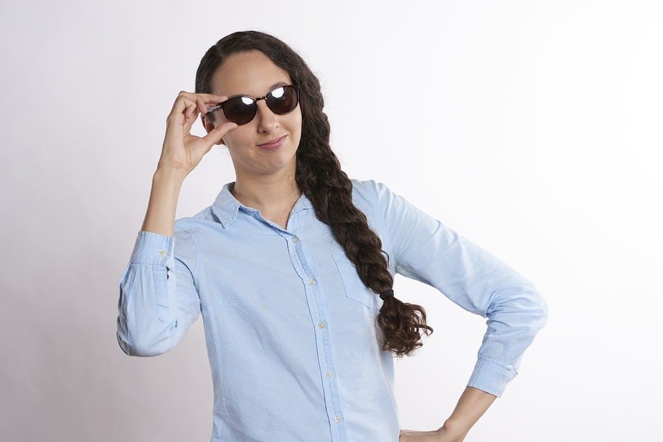 Woman with sunglasses
